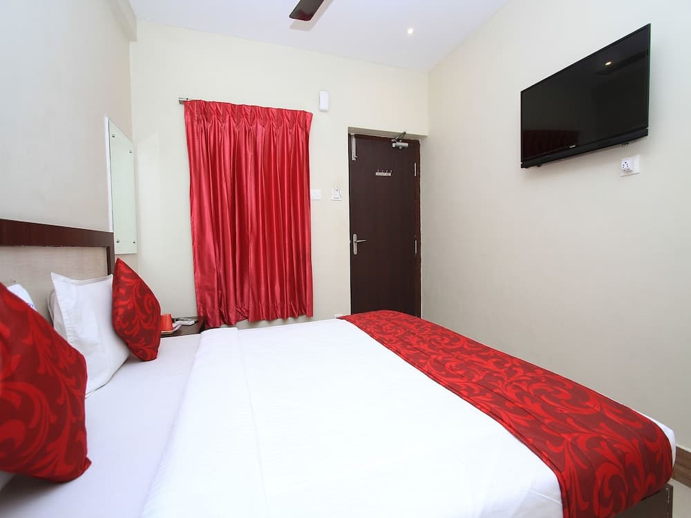 OYO 16691 Hotel Chakkaravarthi