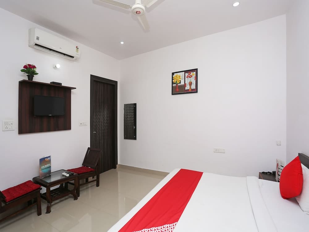 OYO 19535 Hotel Taj Niwas