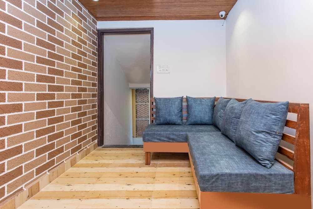 OYO 23581 The Park View