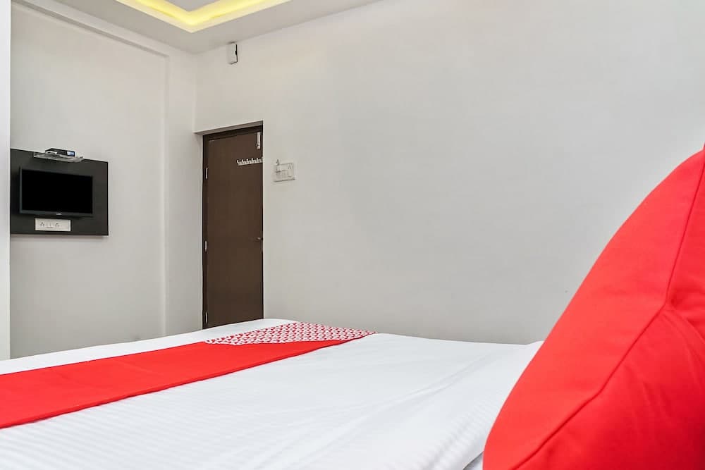 OYO 24932 Hotel Royal Stay