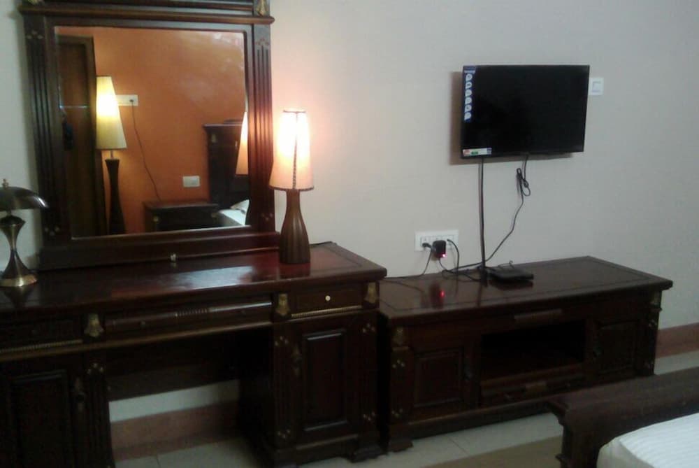 FabHotel New Blue Homes