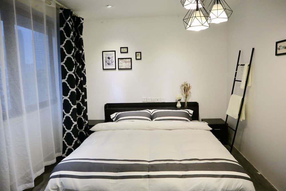 Qing Apartment Family Theatre