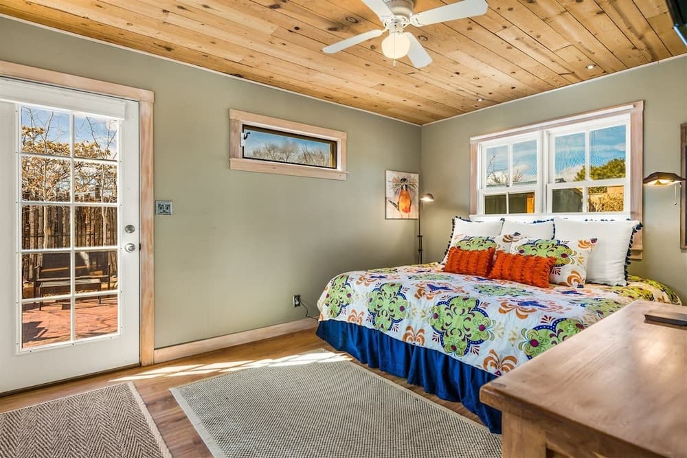 Casa Lola - Gorgeous Light-filled Home, Walk to The Plaza and The Railyard