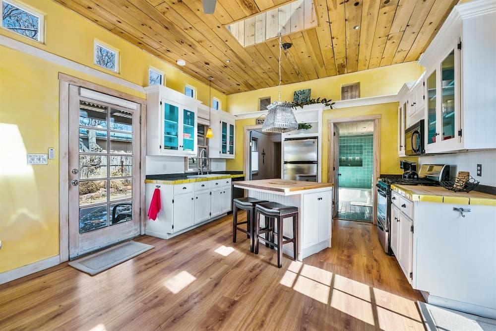 Casa Lola - Gorgeous Light-filled Home, Walk to The Plaza and The Railyard