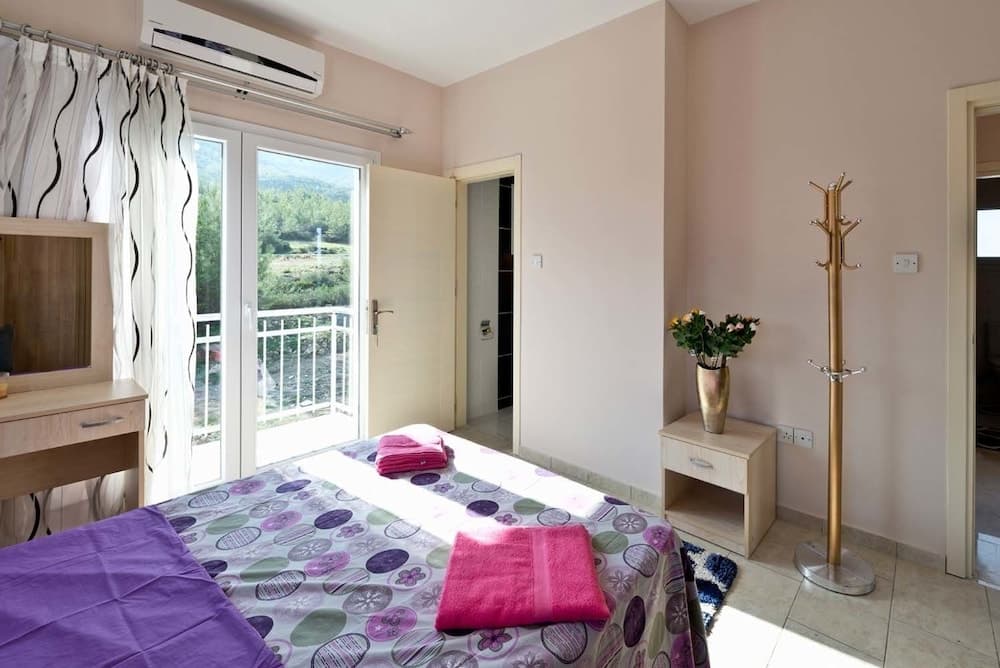 Villa Lagoon by Amy Villas