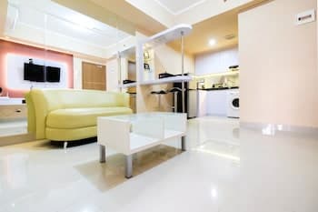 Bright and Stylish 1BR The Oasis Apartment Cikarang