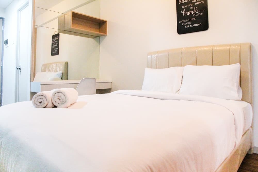 Elegant Studio Room Akasa Apartment