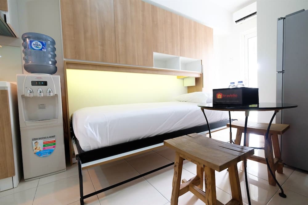 Modern and Cozy 2BR @Springlake Bekasi Apartment