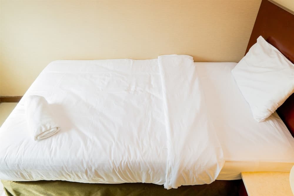 2BR Apartment with Private Bathtub at Galeri Ciumbuleuit 1