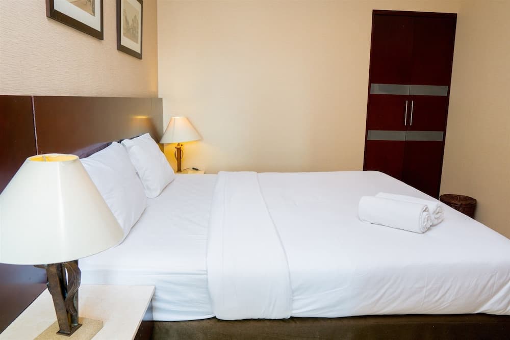 2BR Apartment with Private Bathtub at Galeri Ciumbuleuit 1