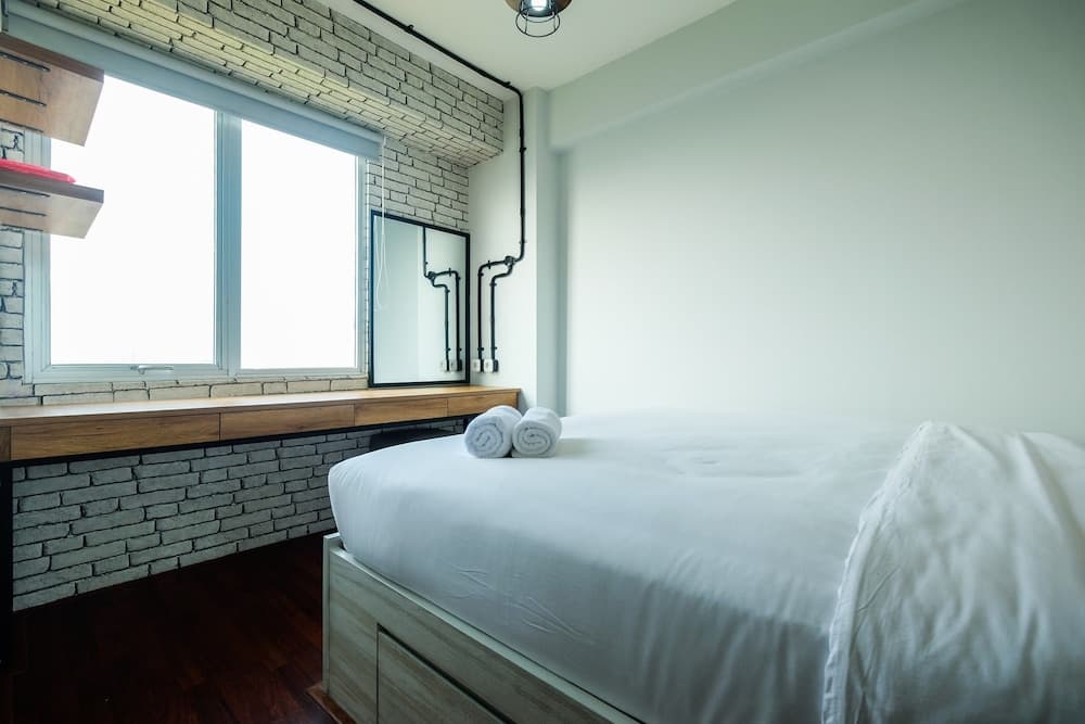 Vintage 2BR Bassura City Apartment