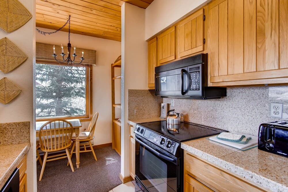 1 Br With Amazing Views Of Mountain Range 1 Bedroom Condo - No Cleaning Fee! by RedAwning
