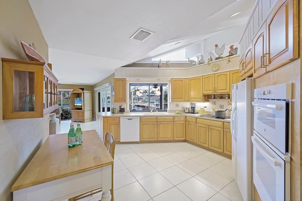 Boaters Paradise With Unmatched Water Views