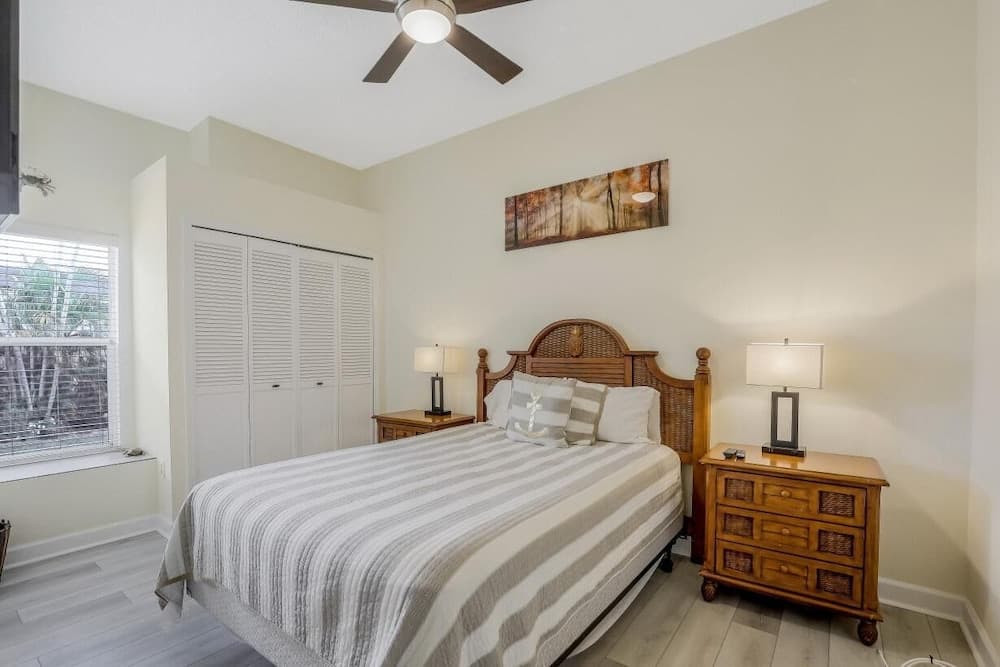 Pet-friendly Home With Southern Exposure and Pool