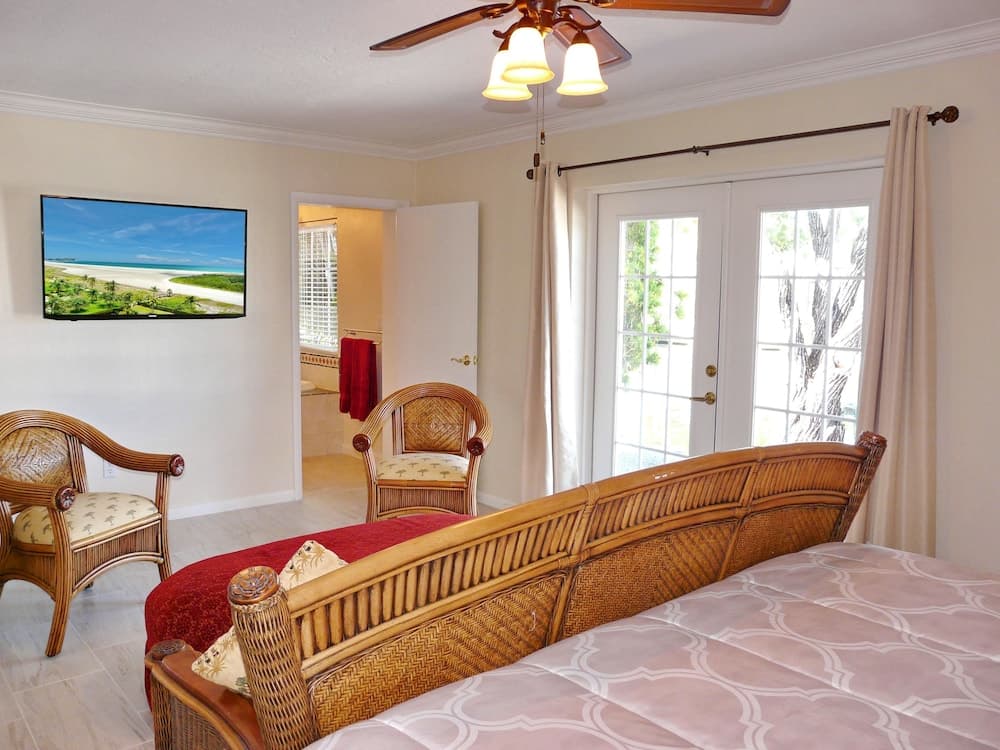 848 Buttonwood Court