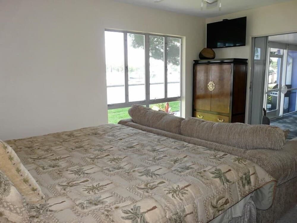 843 Buttonwood Court