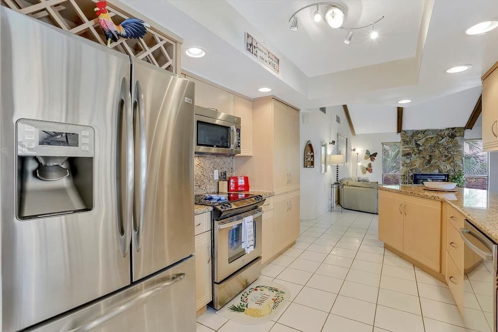 Waterfront Home on key lot With Pool/view of River