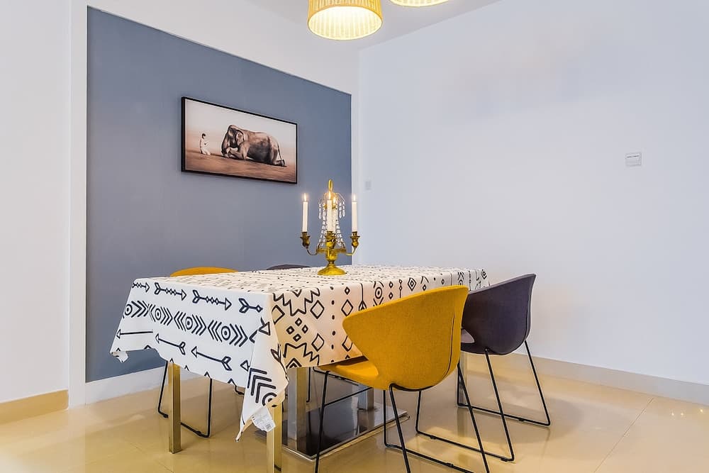 Locals Boutique Apartment Jiuzhou Port.7