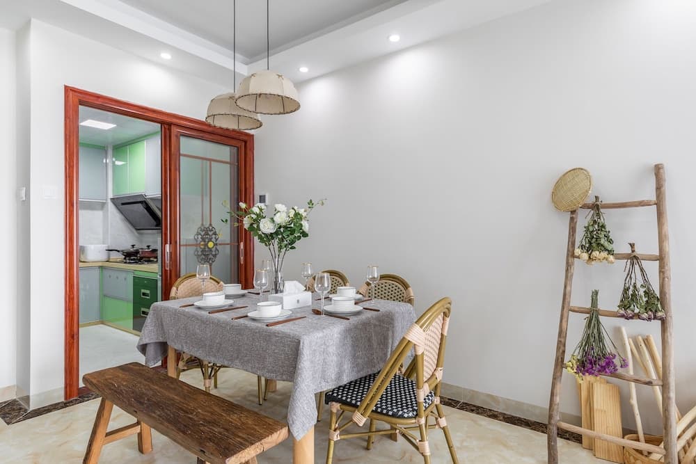 Locals Boutique Apartment WanzaiCEC No.5