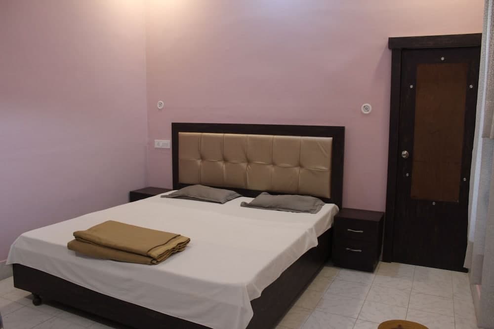 Aashirwad Paying Guest House