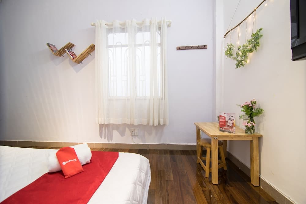 RedDoorz near Bui Vien Walking Street 2