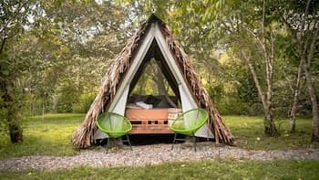 The Jungle Lodge at Kalu Yala - Glamping