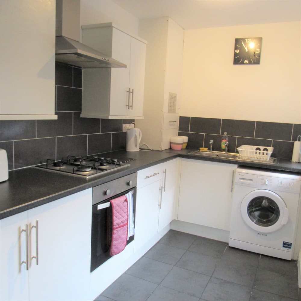 Spacious Apartment Heaton