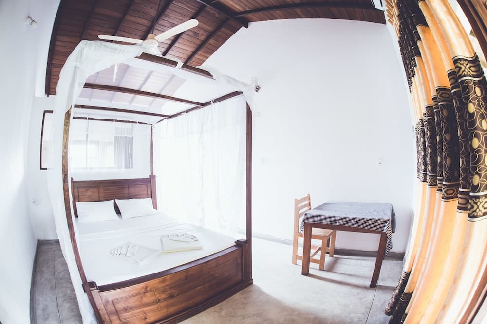 Rupa's Hotel Arugambay