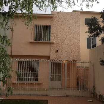 Blanquita Consulado Casa de Lujo