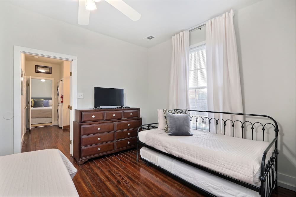 Gallery Stays - Low Country