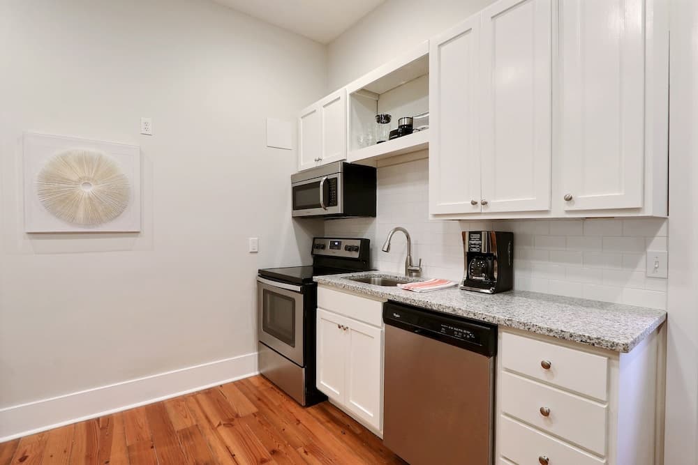 Gallery Stays - Parkside Suite