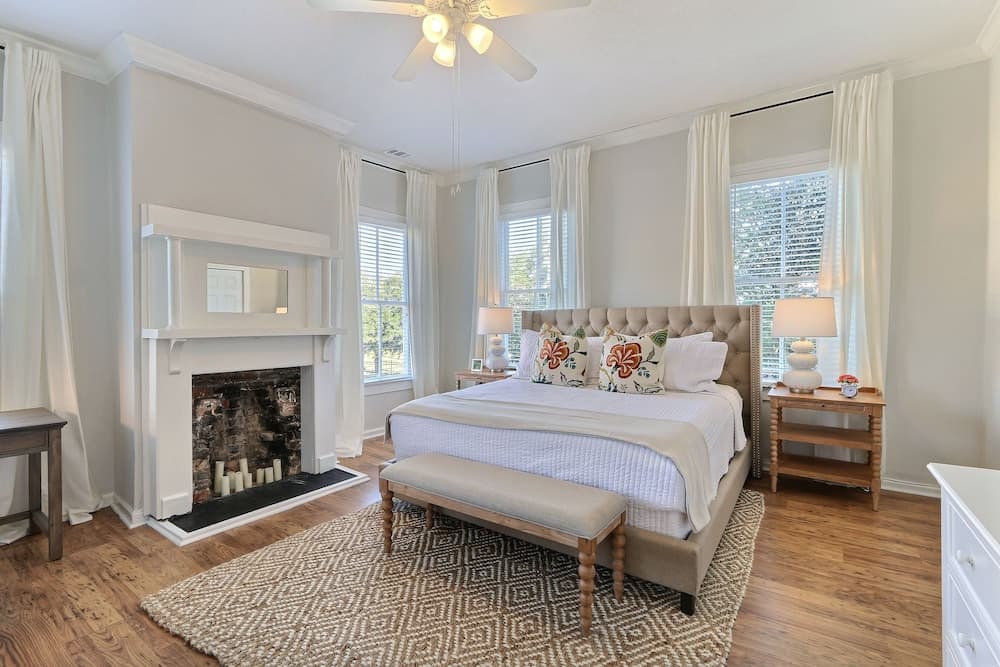 Gallery Stays - Parkside Manor