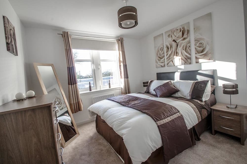 Orange Apartments - 22 Polmuir Gardens LTD