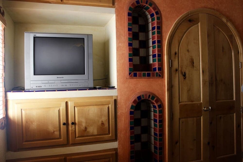 Las Gaviotas 2BR 402 by Casago