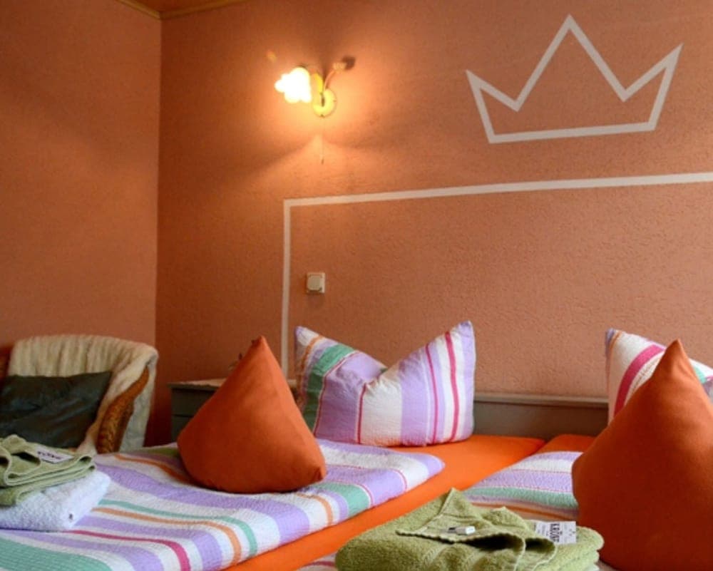 Gaststätte & Pension Zur Krone