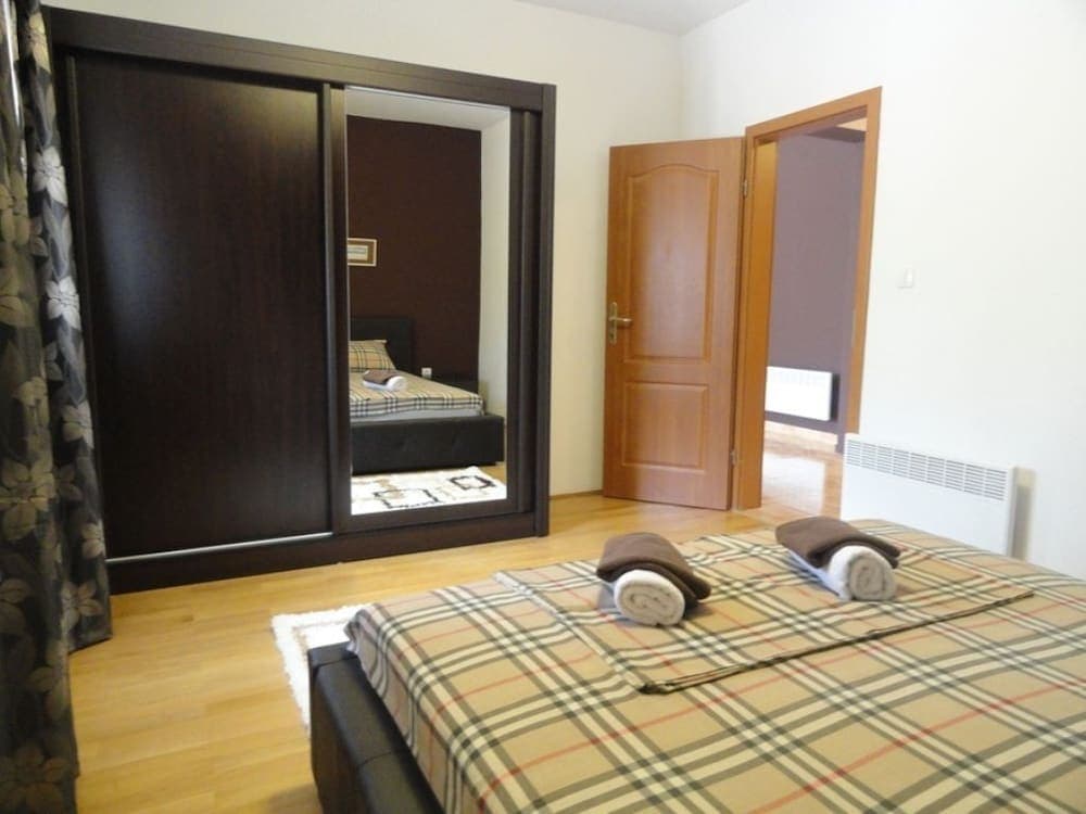 Center Budva Holiday Home