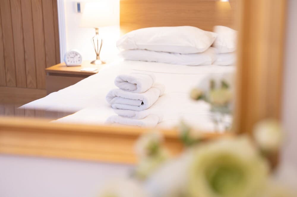 Low Jock Scar Country Estate