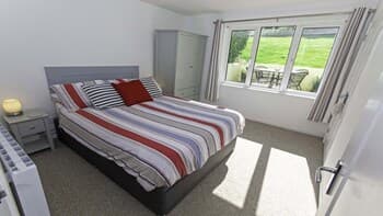 Clifton Court Apt 19 With Heated Pool