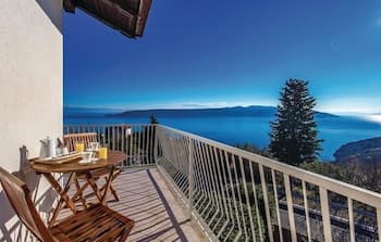 Holiday Home Sea View