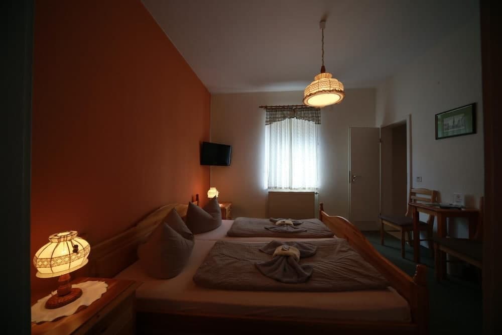 Gaststätte & Pension Lichtenhainer Wasserfall