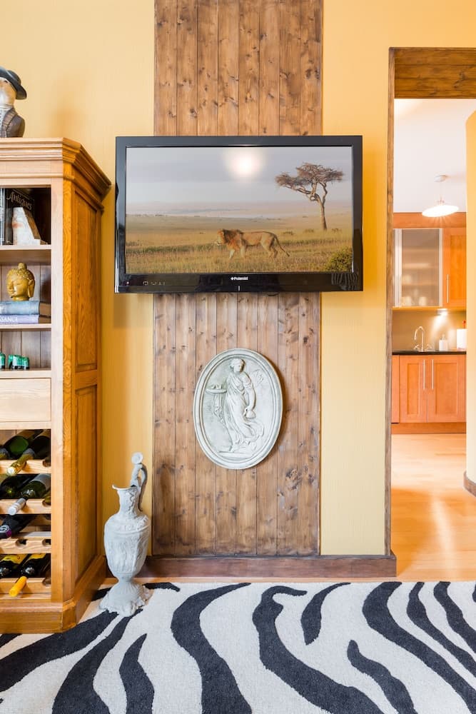 Quirky 1 Bedroom Apartment With Spa and Pool