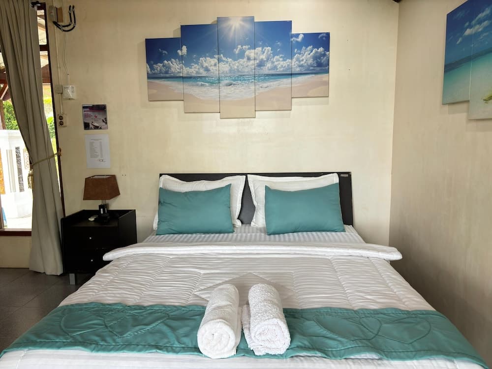 The Hawk's Nest Resort