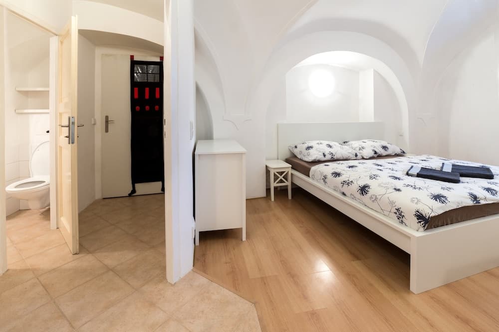 Charles Bridge Economic Hostel