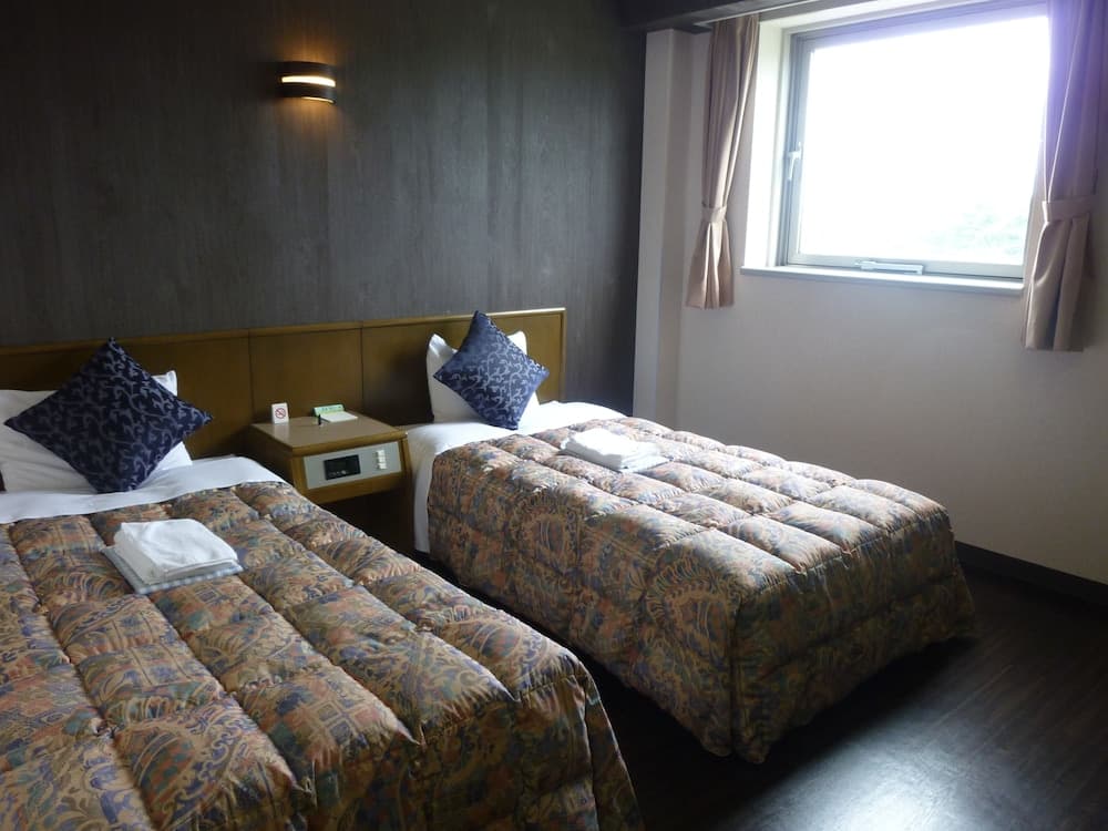 Central Hotel Takahagi