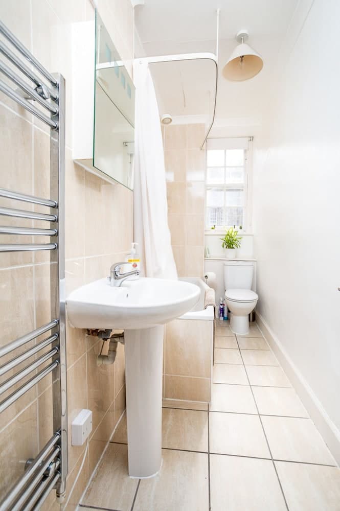 Lovely 2-bed Apartment in Old Town Edinburgh