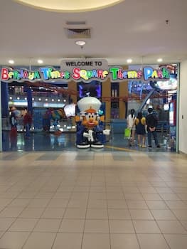 Golden Service Suite At Times Square