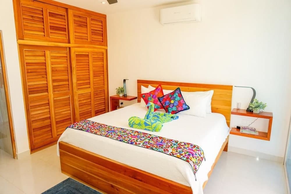 Casa de la Luna Loca by Skyrun