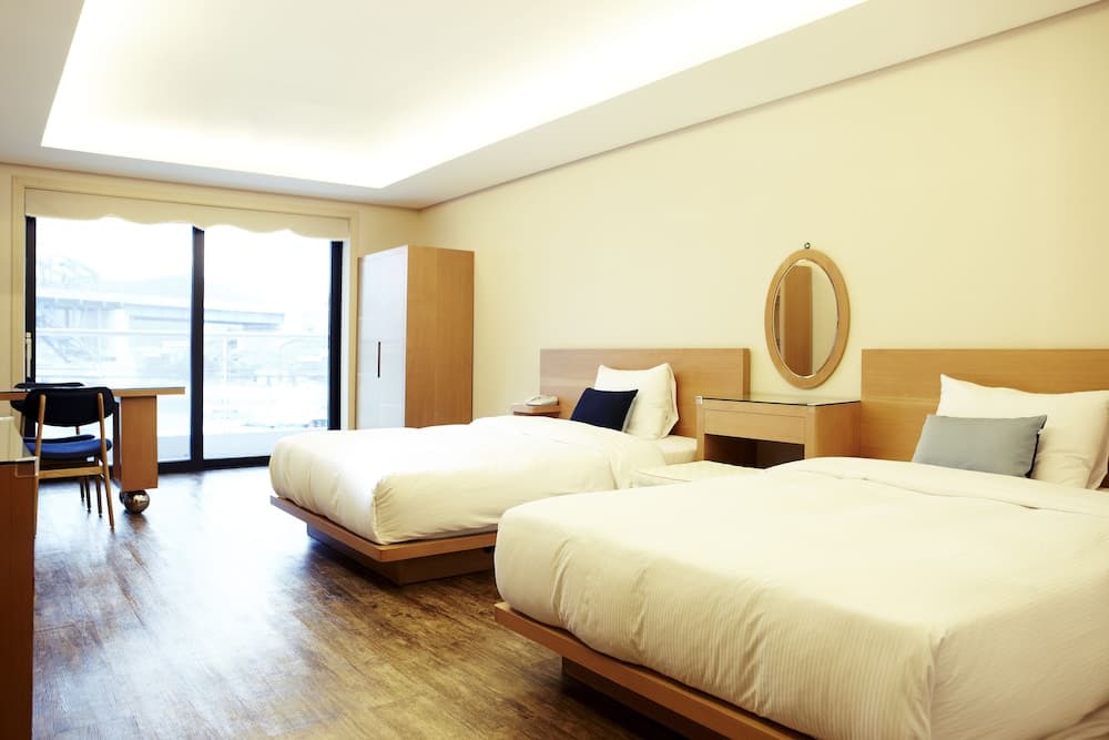 Tongyeong Geobukseon Hotel