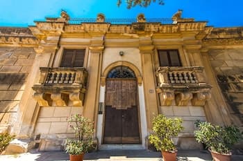 Amazing Sea View in Historic Building