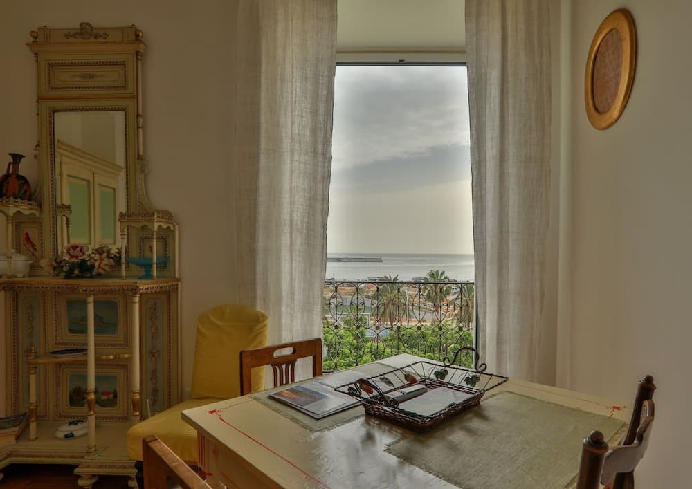 Amazing Sea View in Historic Building in Downtown by Wonderful Italy